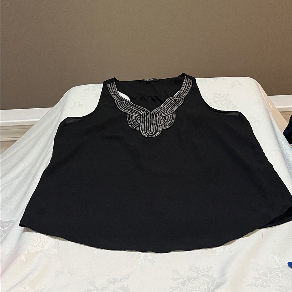 19 Cooper Black Sleeveless Blouse with Silver Detailing
